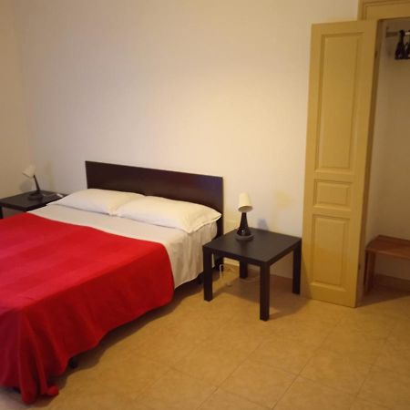B&B Caravaggio Only 200 Metres From Ortigia Syracuse Екстер'єр фото